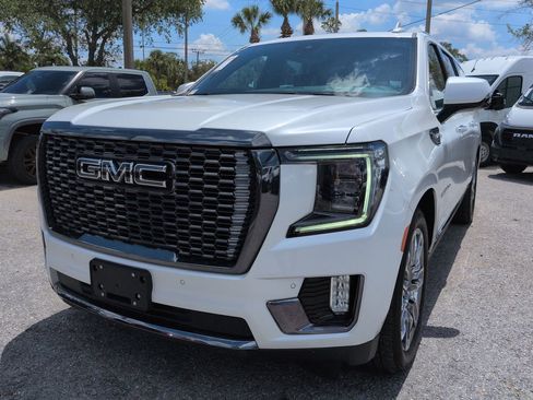 Used 2024 GMC Yukon XL Denali Ultimate AWD/4WD image 9