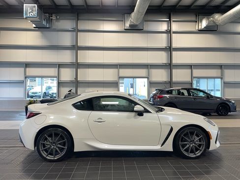 Used 2024 Subaru BRZ Limited image 5