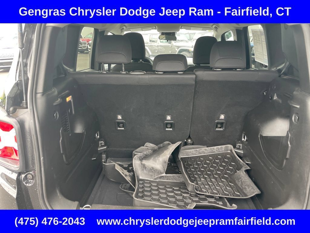 Certified 2021 Jeep Renegade Latitude AWD/4WD image 31