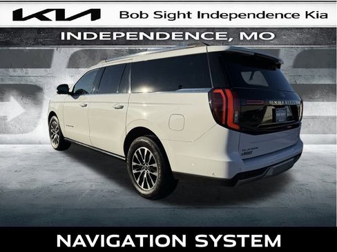 Used 2025 Ford Expedition Max Platinum image 13