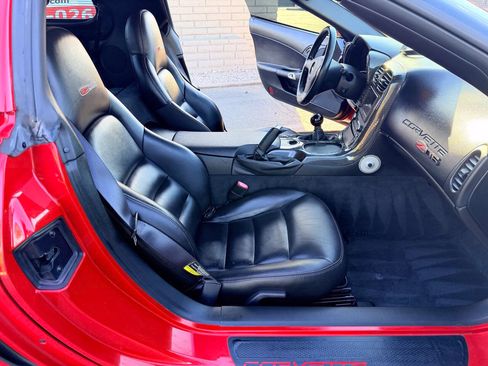 Used 2006 Chevrolet Corvette Z06 w/ Preferred Equipment Group RWD image 21