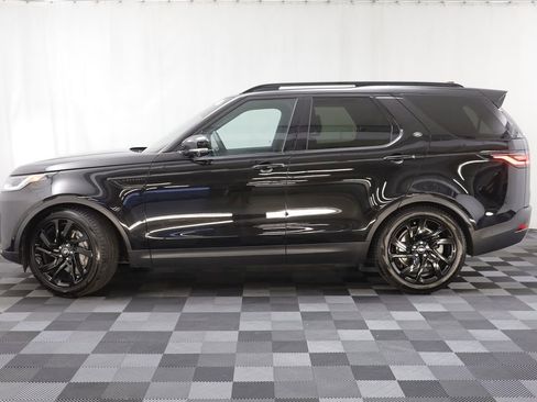 Used 2025 Land Rover Discovery S image 4