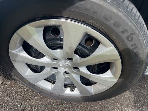 Used 2024 Toyota Corolla LE FWD image 3