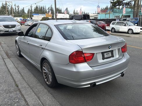 Used 2011 BMW 335i xDrive Sedan AWD/4WD image 2