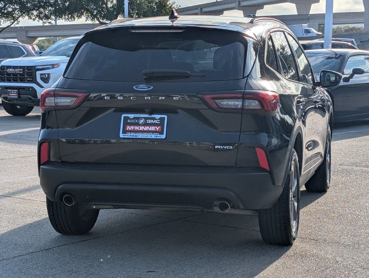Used 2025 Ford Escape ST-Line Select AWD/4WD image 4