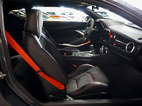 Used 2018 Chevrolet Camaro ZL1 image 37