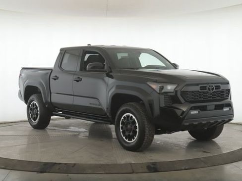 Used 2026 Toyota Tacoma TRD Off-Road image 2