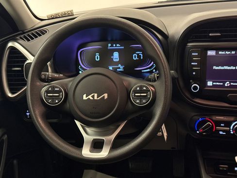 Used 2024 Kia Soul LX w/ Option Group 015 FWD image 13