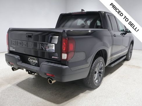 Used 2024 Honda Ridgeline Sport image 2