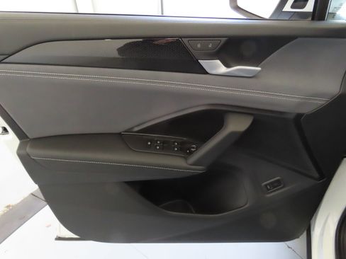 New 2026 Volkswagen Tiguan SE image 11