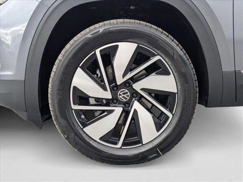 New 2025 Volkswagen Atlas SEL image 11