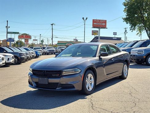 Used 2023 Dodge Charger SXT image 2