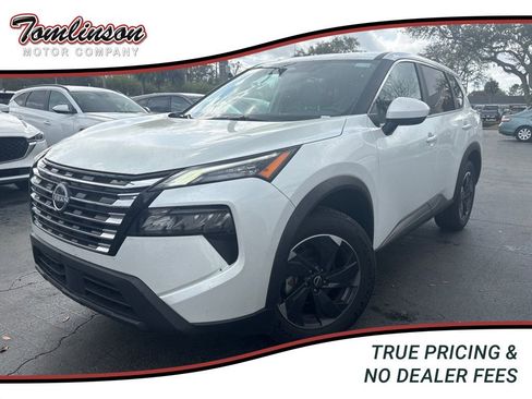 Used 2025 Nissan Rogue SV image 1