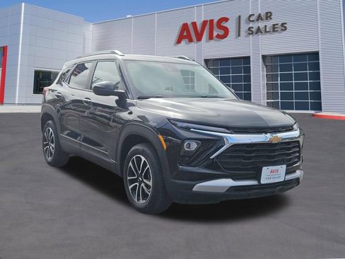Used 2025 Chevrolet TrailBlazer LT AWD/4WD image 9