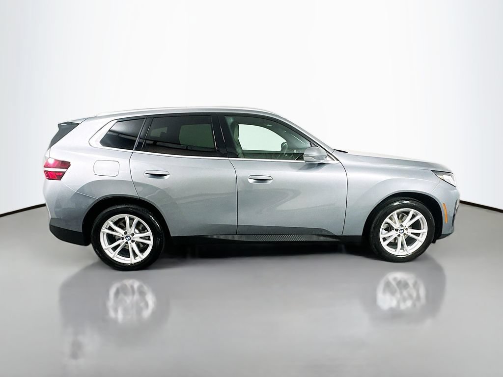 Used 2025 BMW X3 xDrive30i w/ Convenience Package AWD/4WD image 4