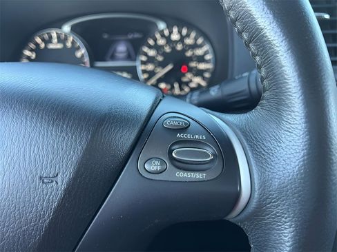 Used 2015 Nissan Pathfinder Platinum image 22