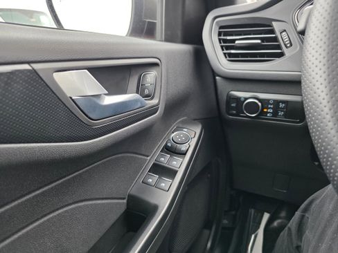 Certified 2023 Ford Escape ST-Line w/ Tech Pack #1 image 18