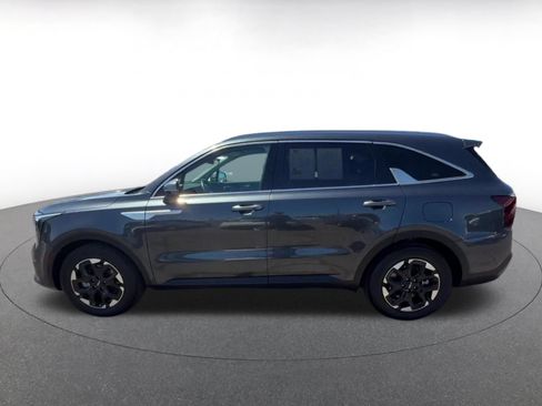 Used 2024 Kia Sorento S FWD image 9