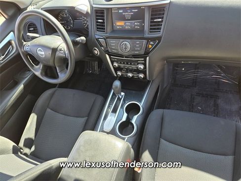 Used 2018 Nissan Pathfinder S image 18