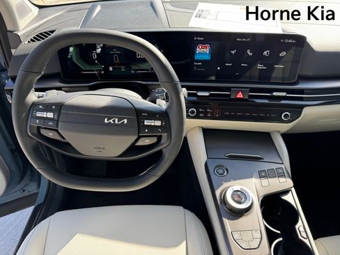 New 2026 Kia Sportage EX image 14