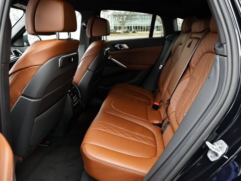 New 2026 BMW X6 xDrive40i w/ Climate Comfort Package image 25