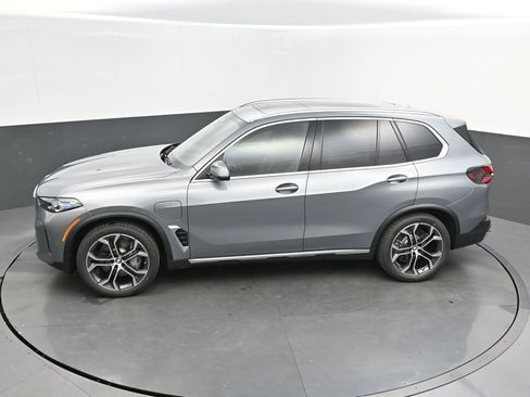 New 2026 BMW X5 xDrive50e AWD/4WD image 35