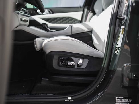 Used 2025 BMW X5 M Competition w/ Executive Package image 27