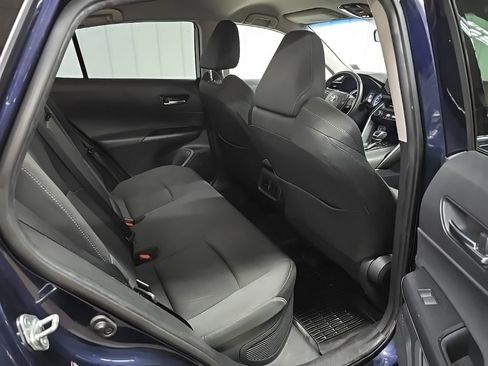 Used 2021 Toyota Venza LE AWD/4WD image 17
