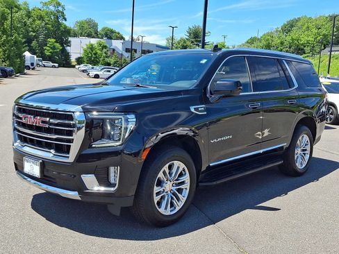 Used 2023 GMC Yukon SLT AWD/4WD image 3