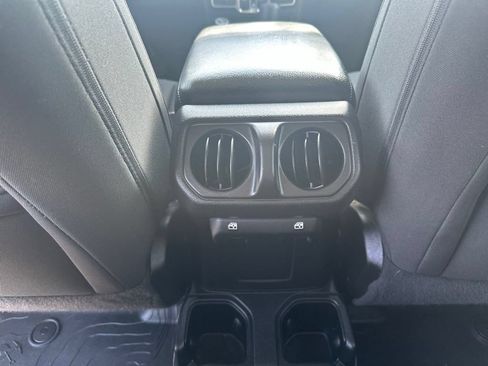 Used 2020 Jeep Gladiator Sport AWD/4WD image 12