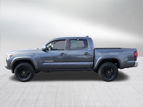 Certified 2022 Toyota Tacoma SR5 image 4