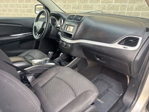 Used 2014 Dodge Journey SXT w/ Flexible Seating Group image 29