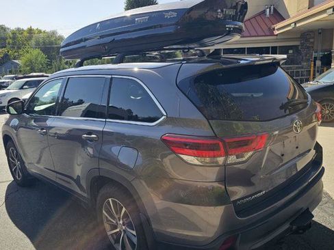 Used 2019 Toyota Highlander XLE AWD/4WD image 7