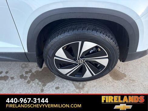 Used 2025 Volkswagen Taos SE image 51