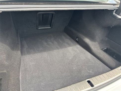 Used 2020 BMW 750i xDrive w/ M Sport Package image 33