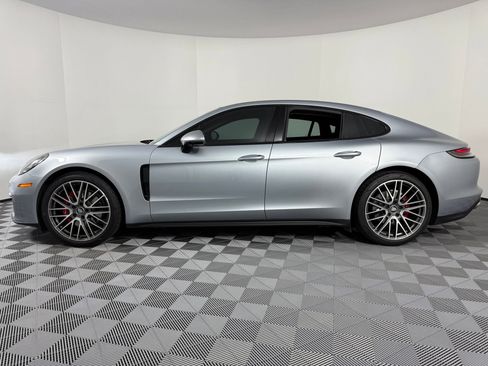Used 2023 Porsche Panamera 4S image 2