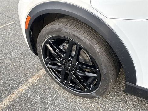 New 2026 Chevrolet Equinox EV LT w/ LPO, Blackout Package image 34