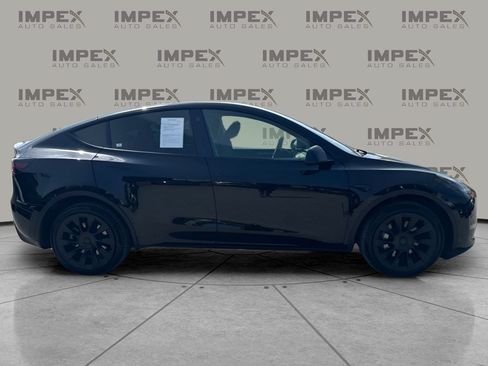 Used 2023 Tesla Model Y Long Range AWD/4WD image 6