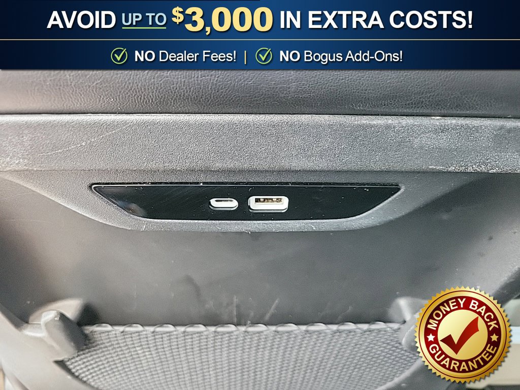 Used 2024 Chrysler Pacifica Touring-L FWD image 21