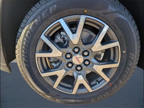 Used 2022 GMC Acadia SLE image 20