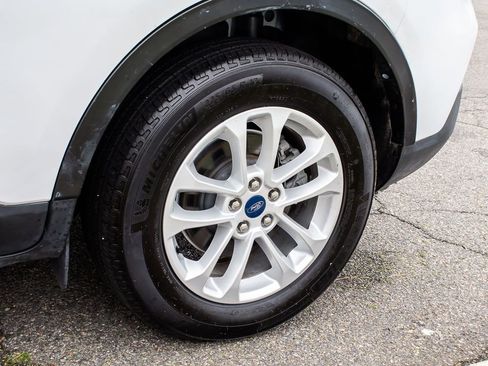 Used 2022 Ford Escape SE image 6