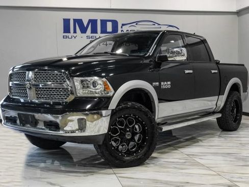 Used 2016 RAM 1500 Laramie w/ Convenience Group AWD/4WD image 2