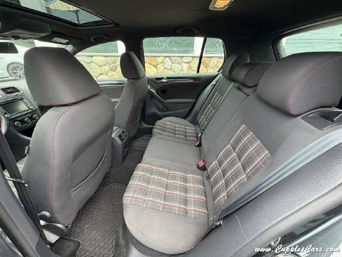 Used 2011 Volkswagen Golf 4-Door FWD image 23