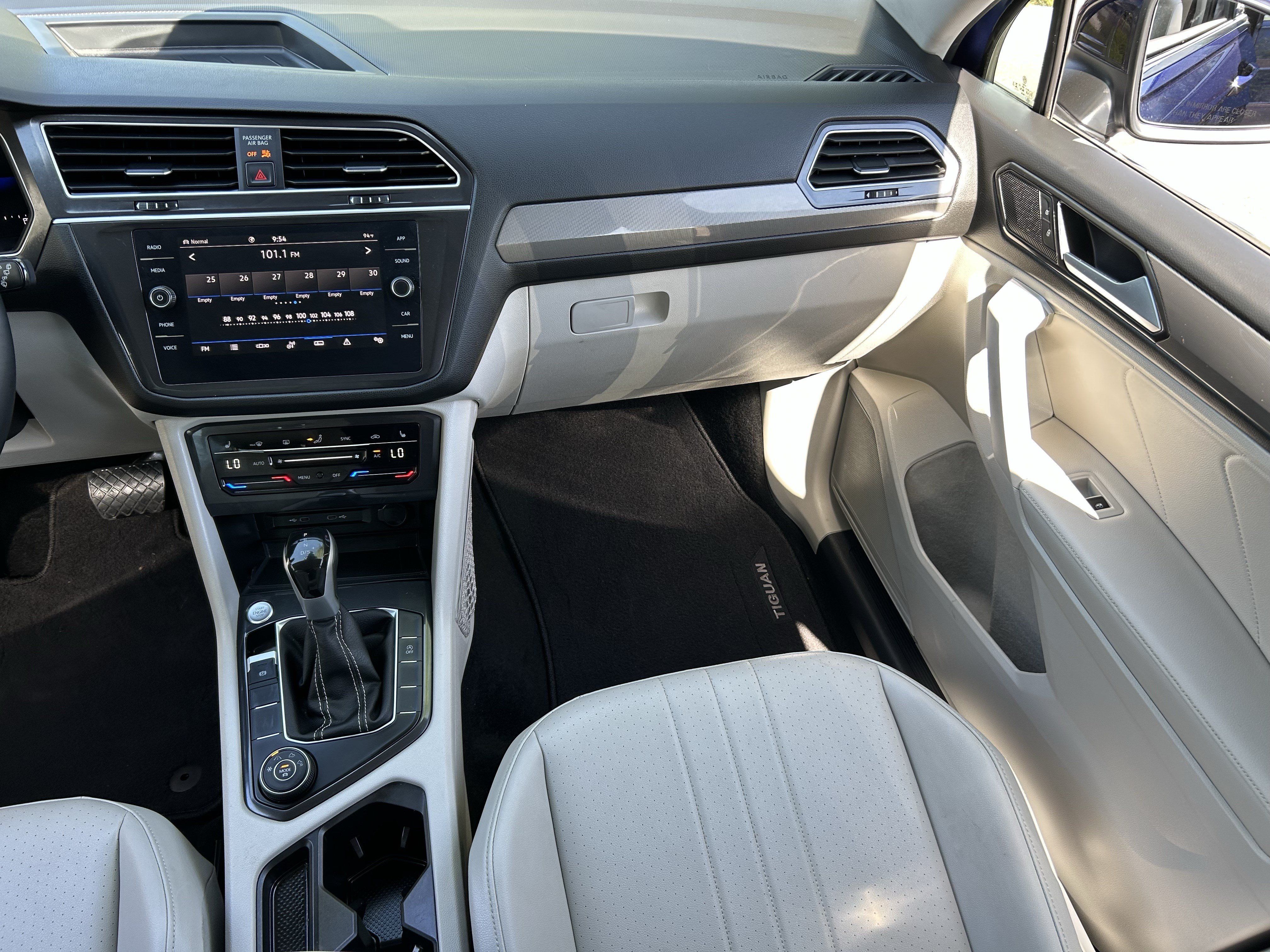 Used 2024 Volkswagen Tiguan SE AWD/4WD image 14