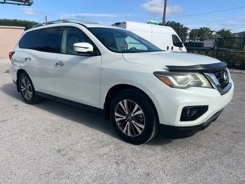 Used 2017 Nissan Pathfinder SL w/ SL Premium Package image 3