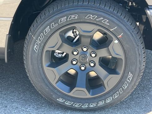 New 2026 RAM 1500 Express AWD/4WD image 13