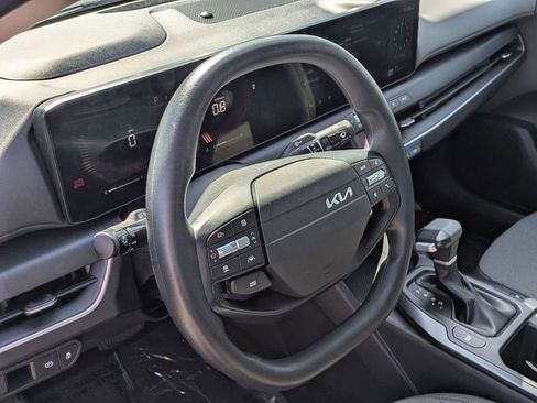 Used 2025 Kia K4 FWD image 16
