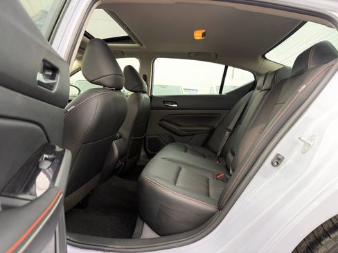 Used 2024 Nissan Altima 2.5 SR w/ SR Premium Package image 17