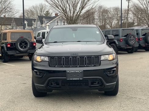 Used 2019 Jeep Grand Cherokee Laredo image 10
