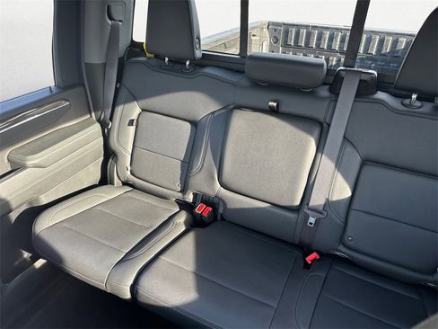 Used 2024 Chevrolet Silverado 2500 LT w/ Convenience Package image 11